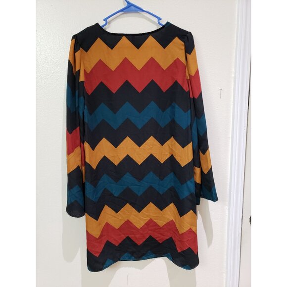 Coii USA - women's bell sleeve, colorful chevron print, shift dress, size L - Picture 5 of 9